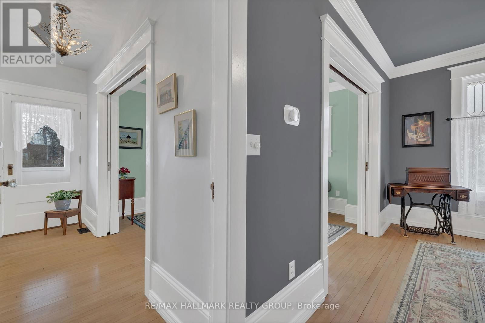 215 THOMAS STREET Image 15
