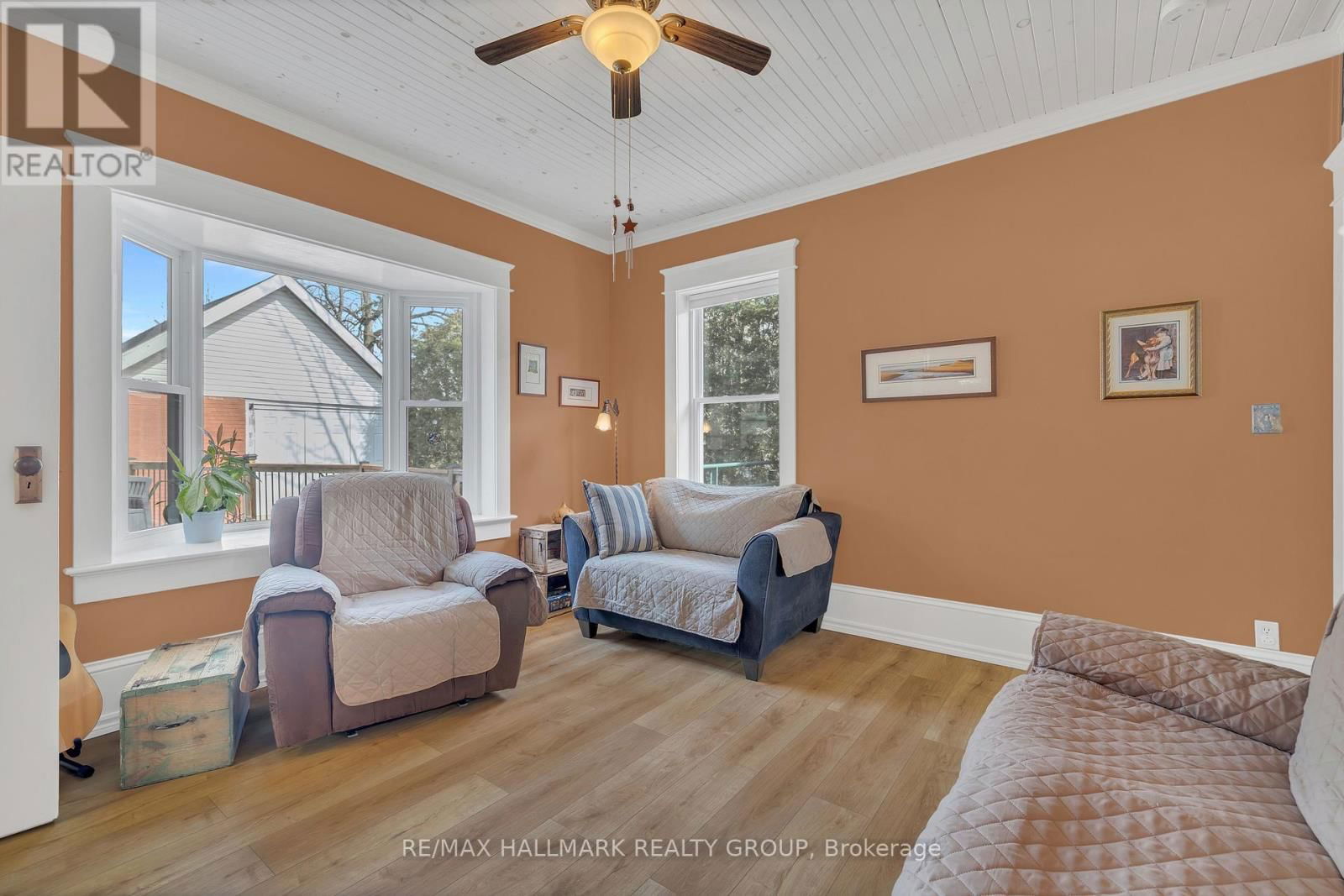 215 THOMAS STREET Image 22