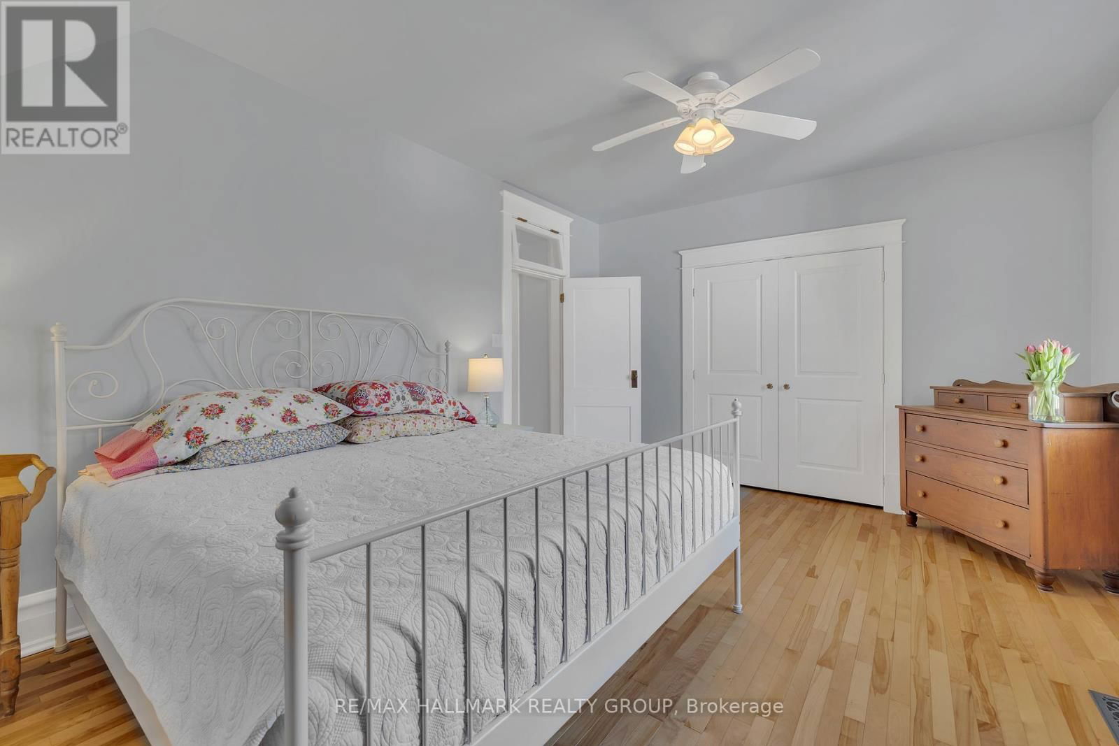 215 THOMAS STREET Image 30