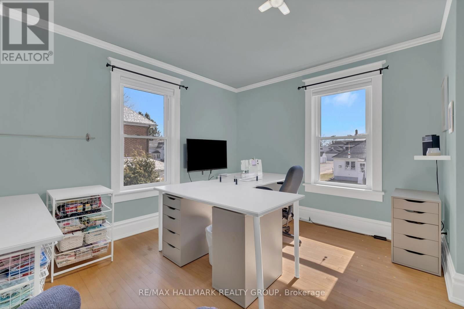 215 THOMAS STREET Image 32
