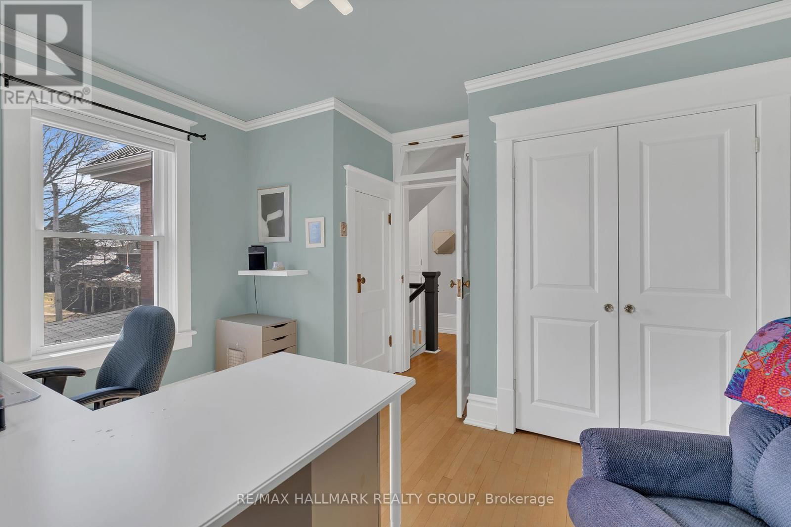 215 THOMAS STREET Image 33