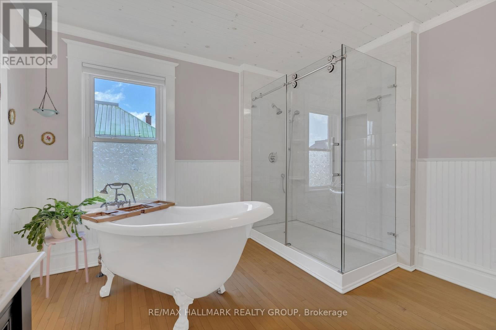 215 THOMAS STREET Image 37