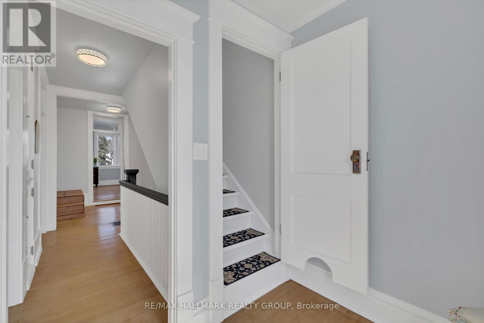 215 THOMAS STREET Image 39
