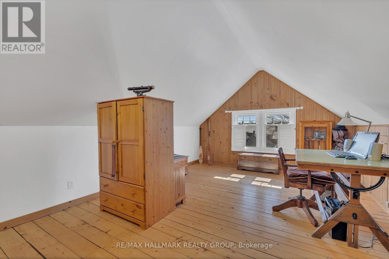 215 THOMAS STREET Image 40