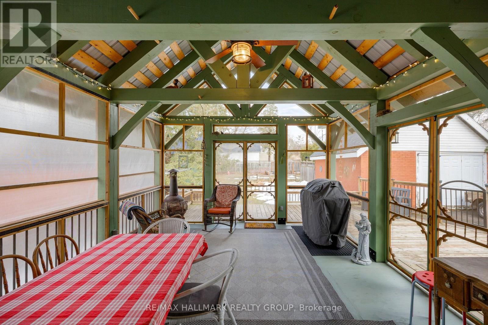 215 THOMAS STREET Image 42