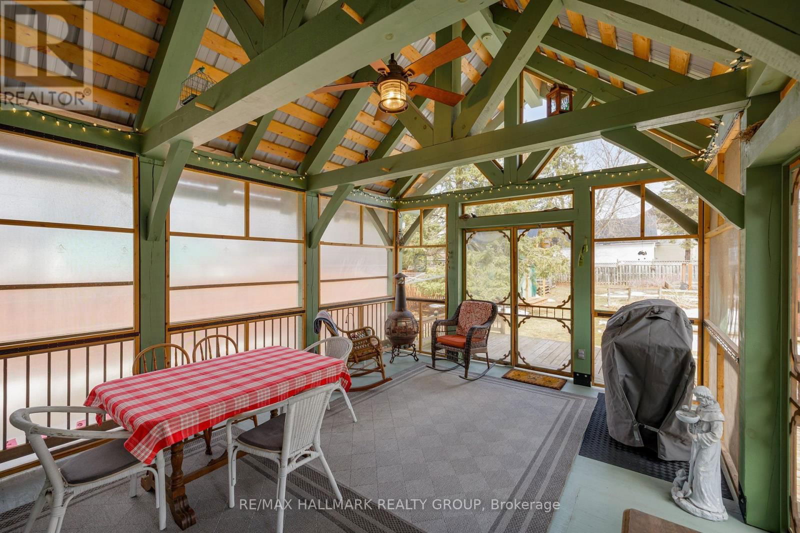 215 THOMAS STREET Image 43