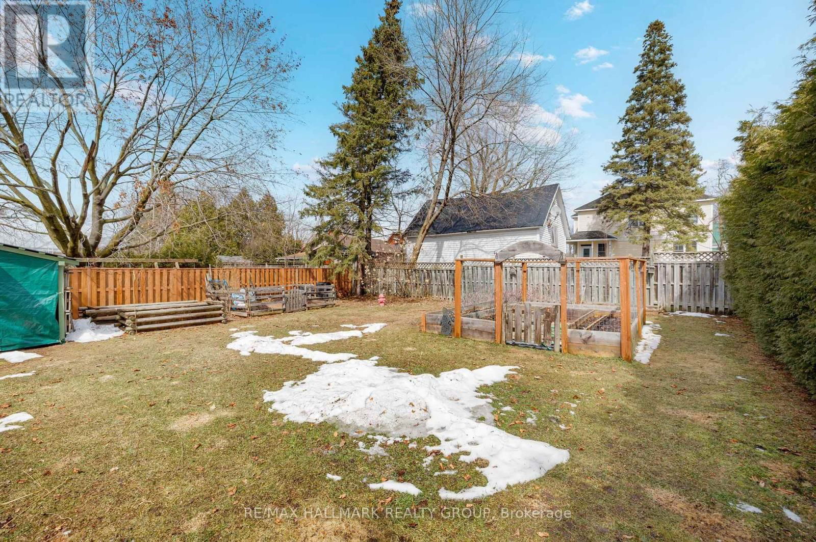 215 THOMAS STREET Image 50