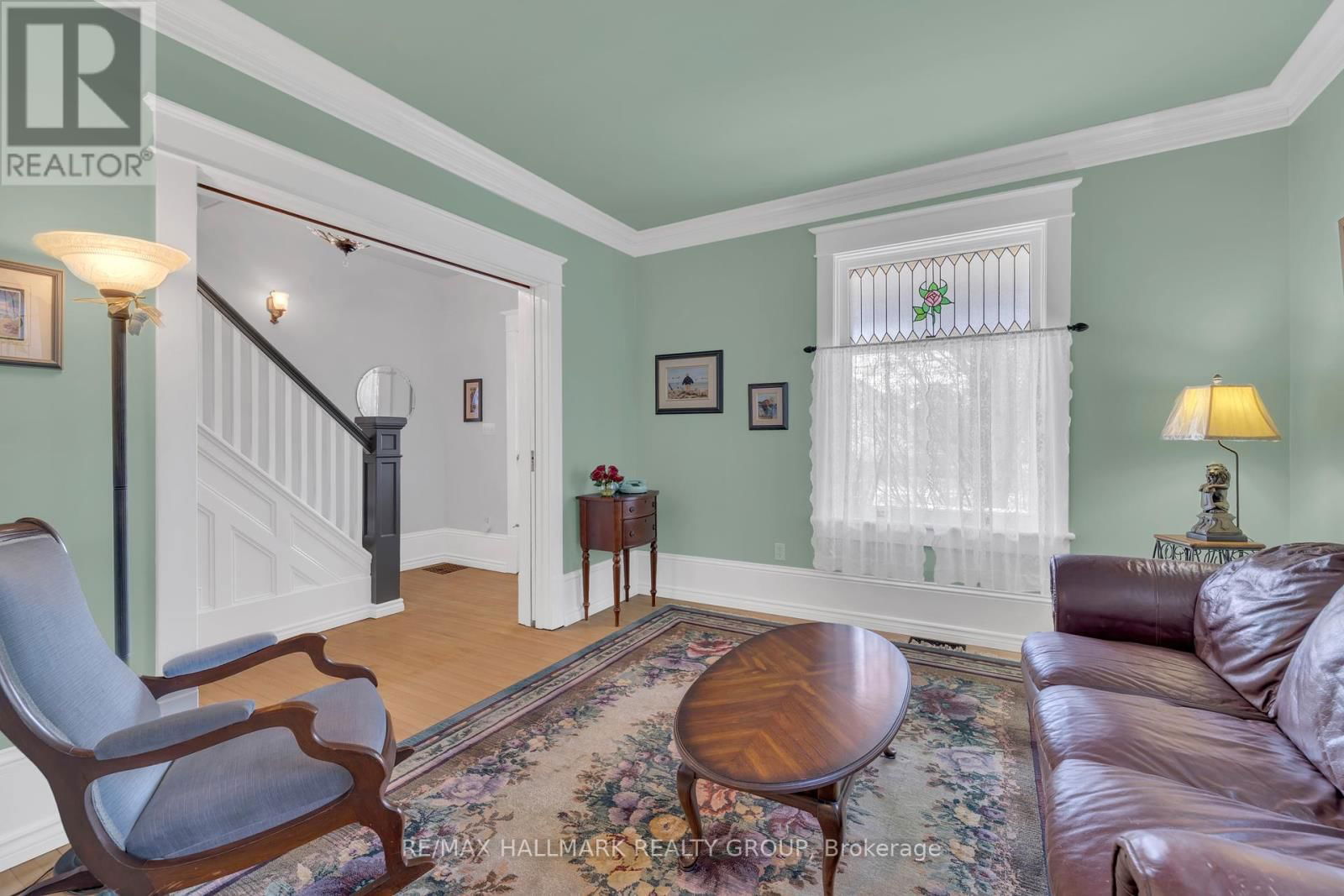 215 THOMAS STREET Image 8