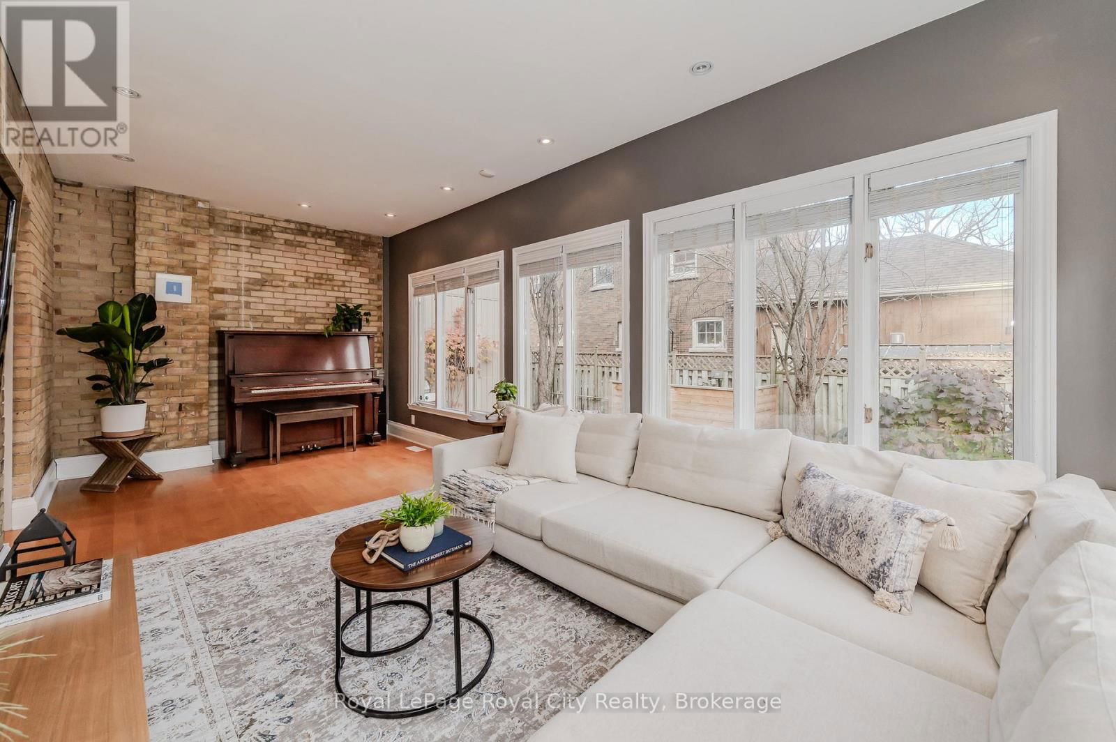 42 LIVERPOOL STREET Image 19