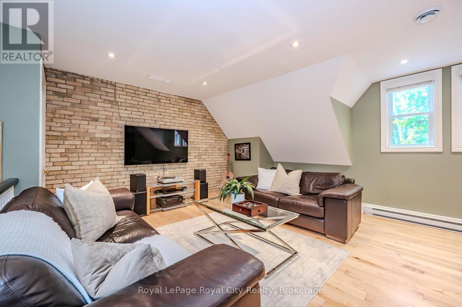 42 LIVERPOOL STREET Image 39