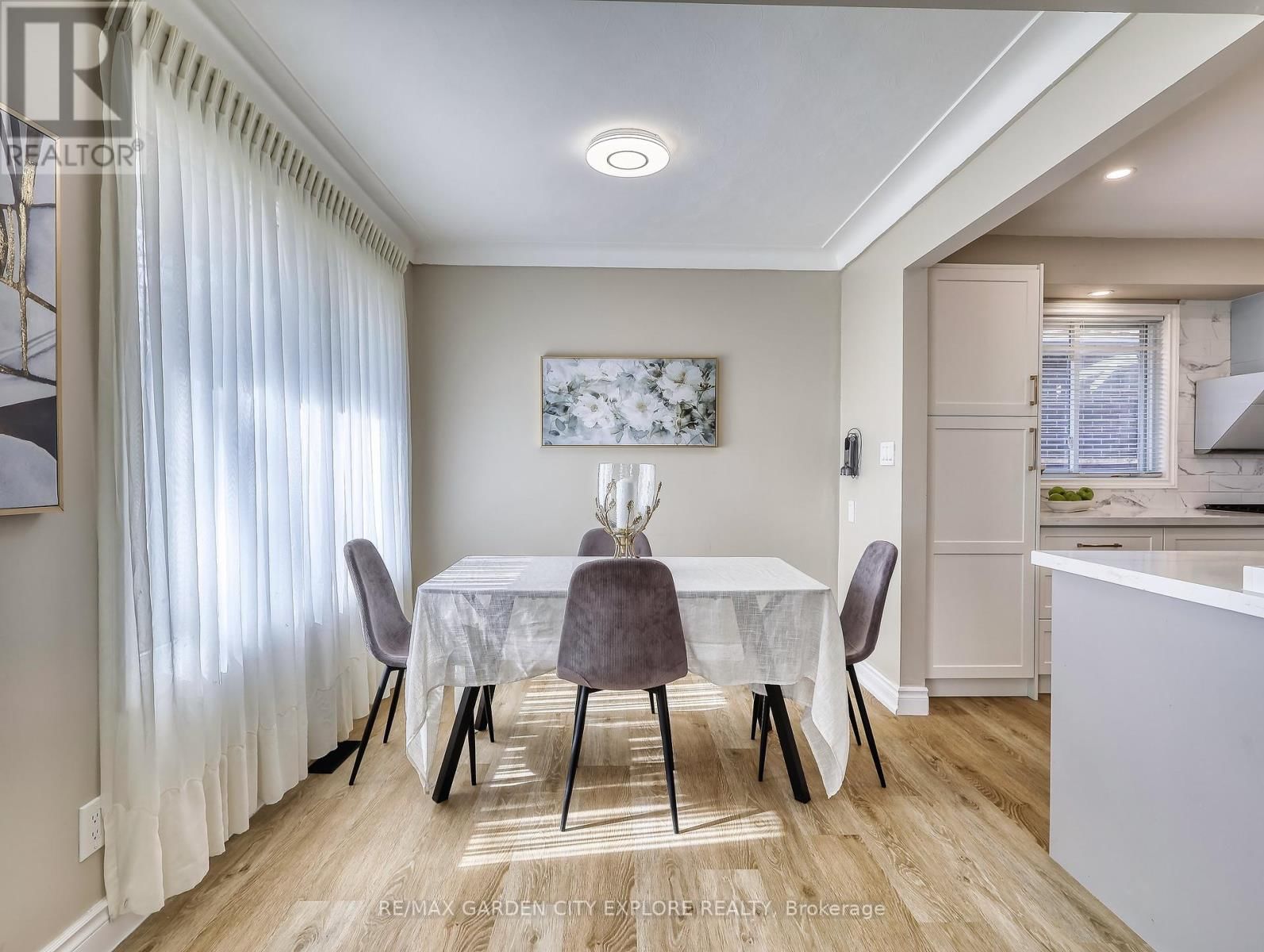 12 FRONTENAC DRIVE Image 15