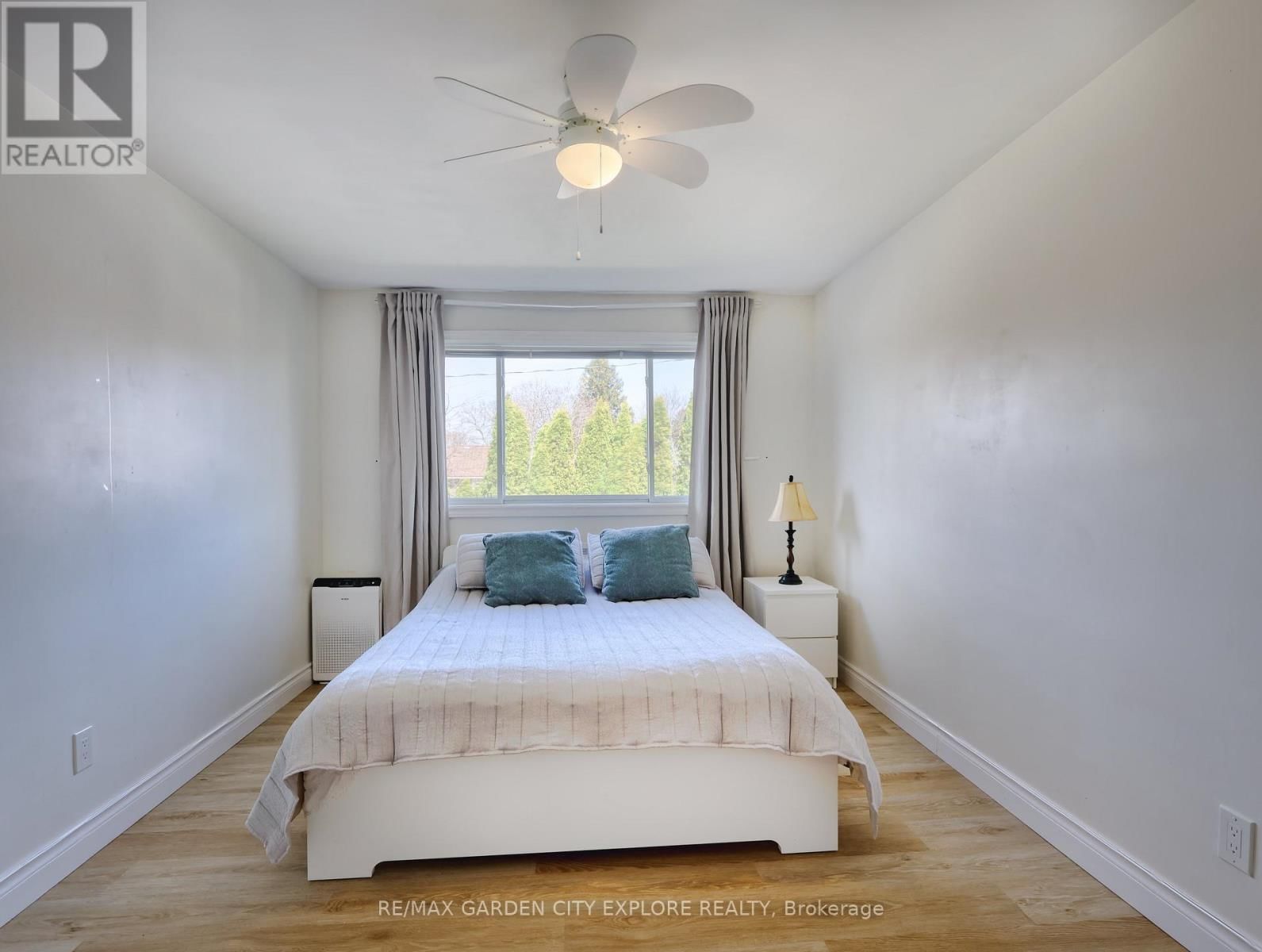 12 FRONTENAC DRIVE Image 16