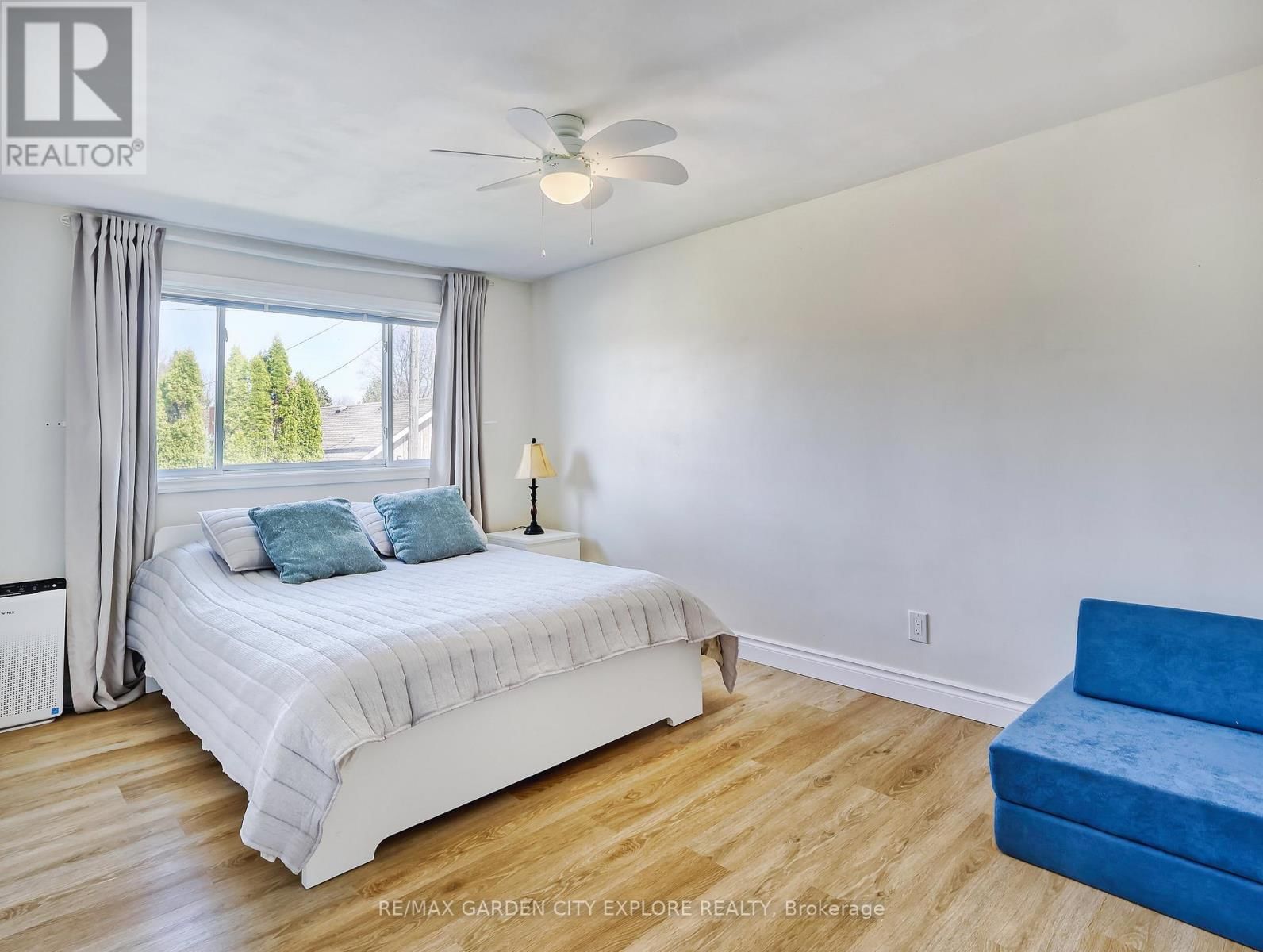 12 FRONTENAC DRIVE Image 17