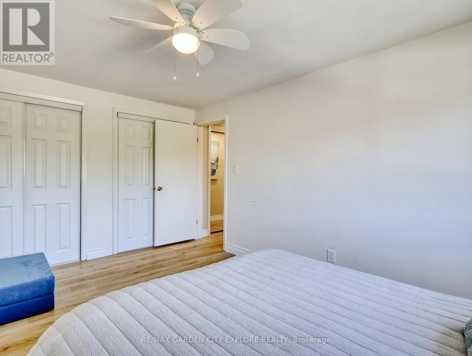 12 FRONTENAC DRIVE Image 18