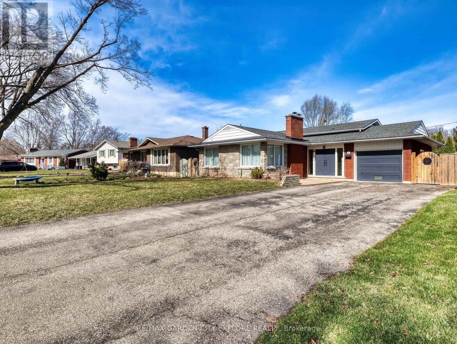 12 FRONTENAC DRIVE Image 3