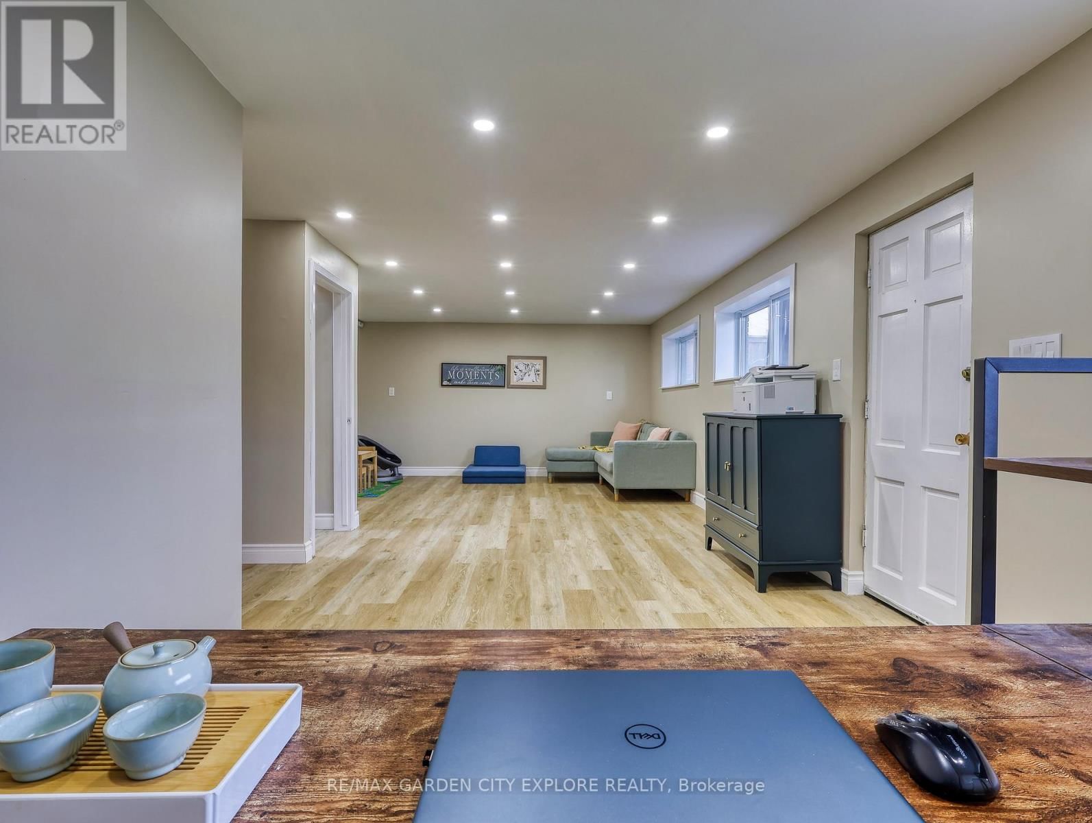 12 FRONTENAC DRIVE Image 32