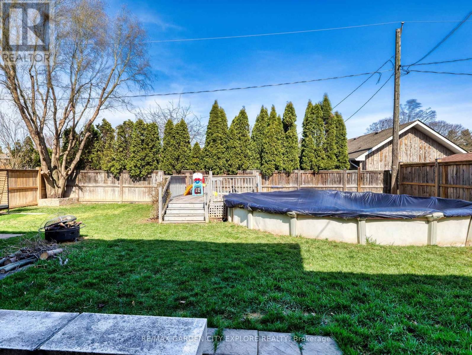 12 FRONTENAC DRIVE Image 46
