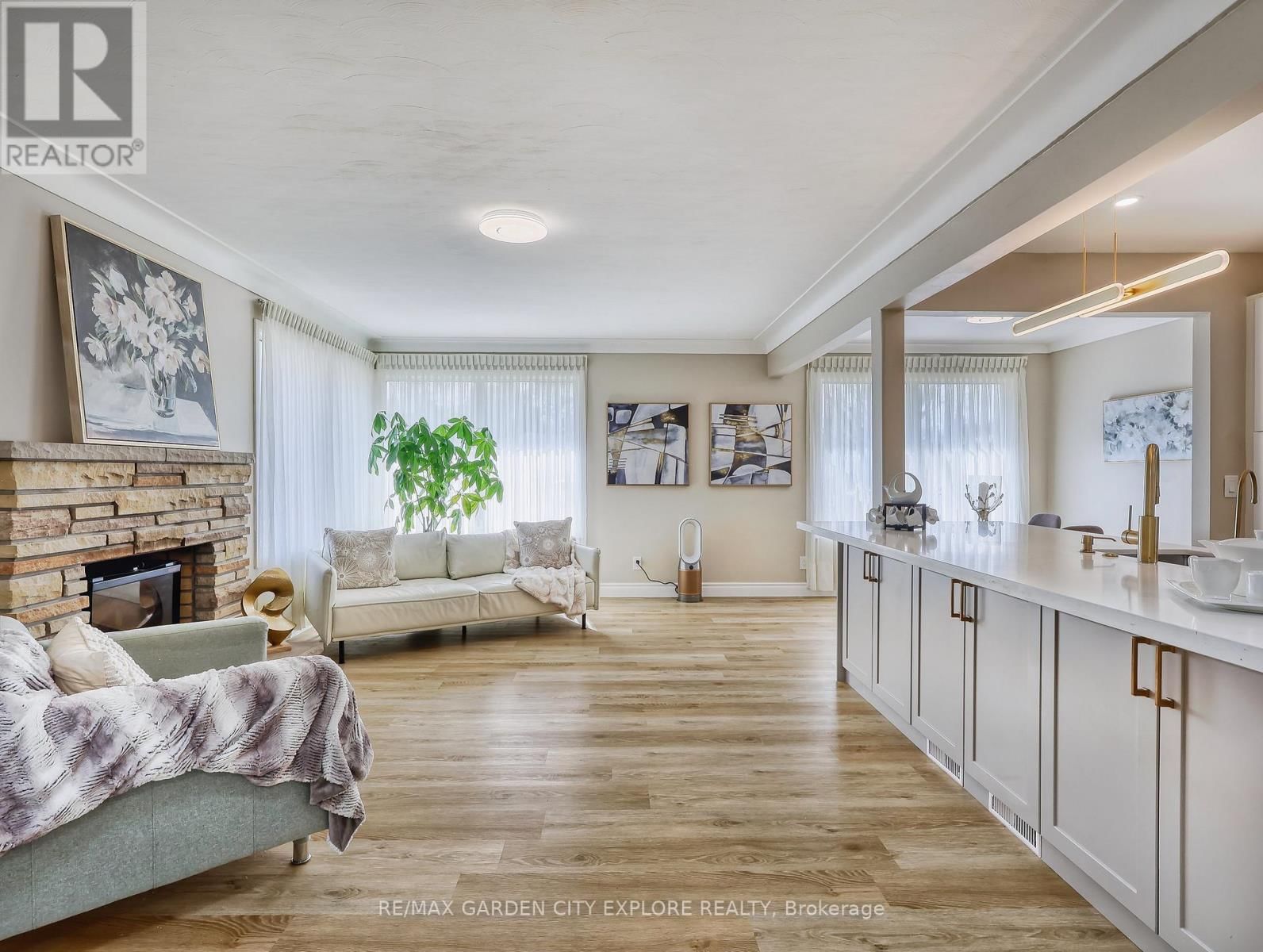 12 FRONTENAC DRIVE Image 8