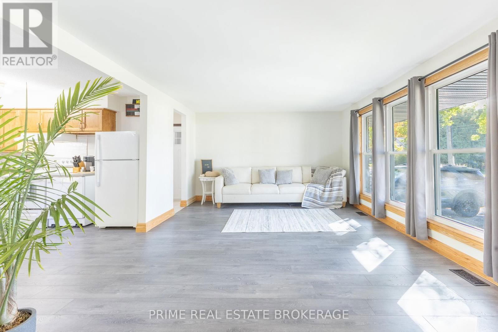 56400 HERITAGE LINE Image 9