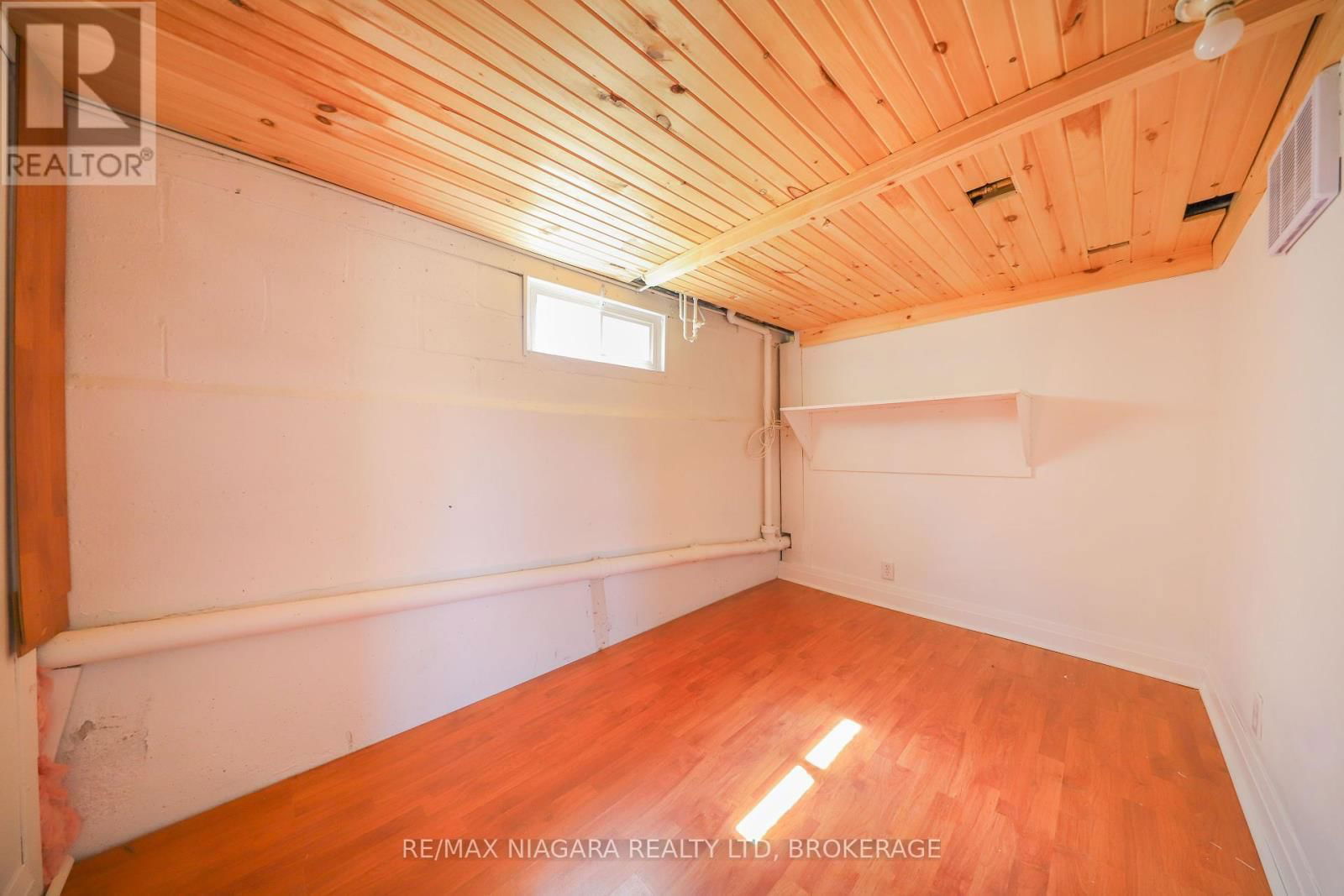 214 ALLANBURG ROAD Image 12