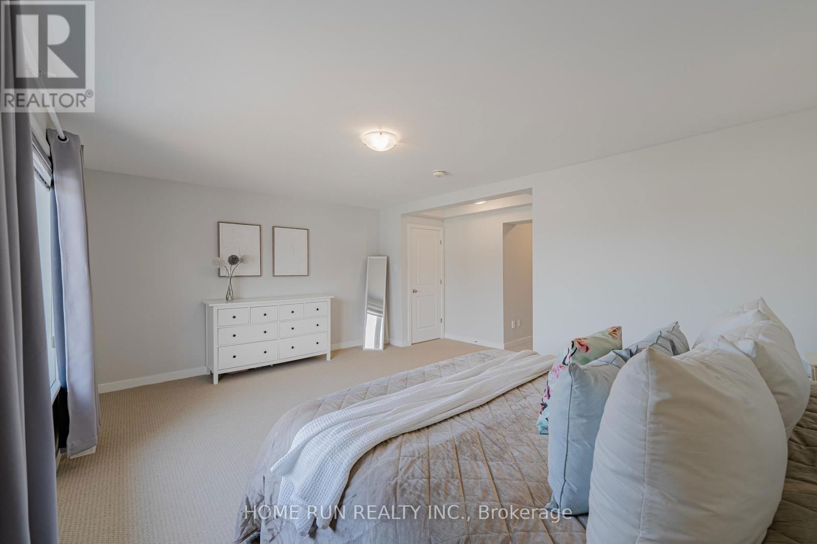 408 GIDRAN CIRCLE Image 33