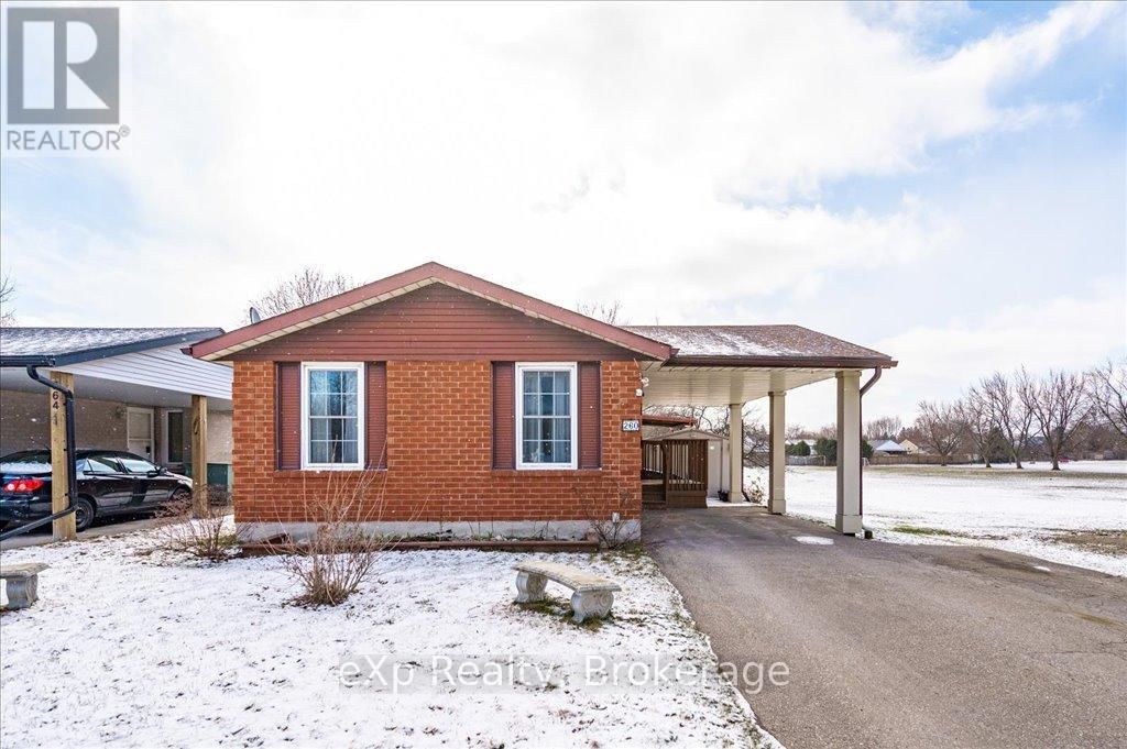 260 STRATHALLAN STREET Image 1