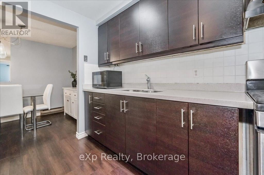260 STRATHALLAN STREET Image 12