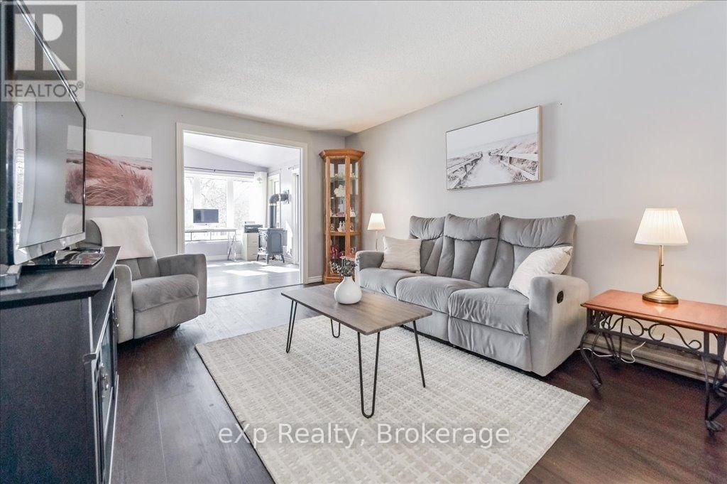 260 STRATHALLAN STREET Image 16