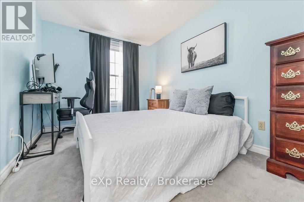 260 STRATHALLAN STREET Image 21