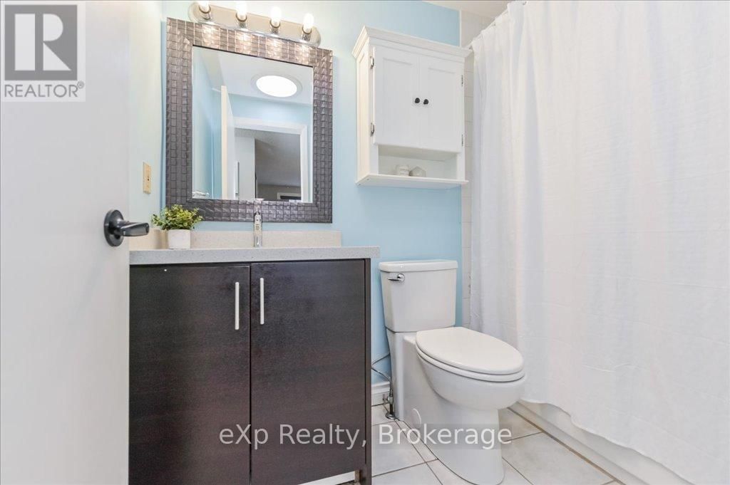 260 STRATHALLAN STREET Image 22