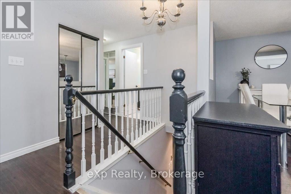 260 STRATHALLAN STREET Image 25