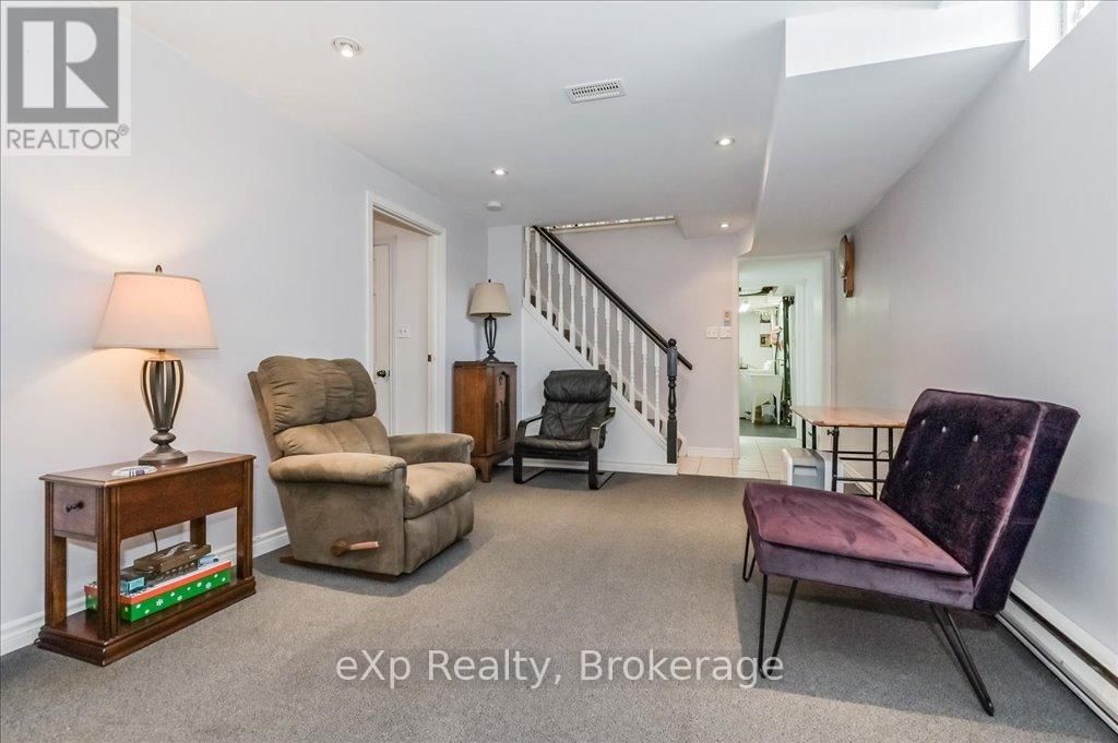 260 STRATHALLAN STREET Image 27
