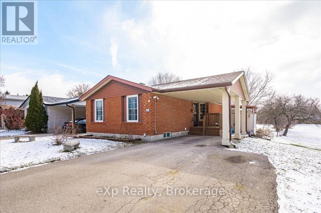 260 STRATHALLAN STREET Image 3