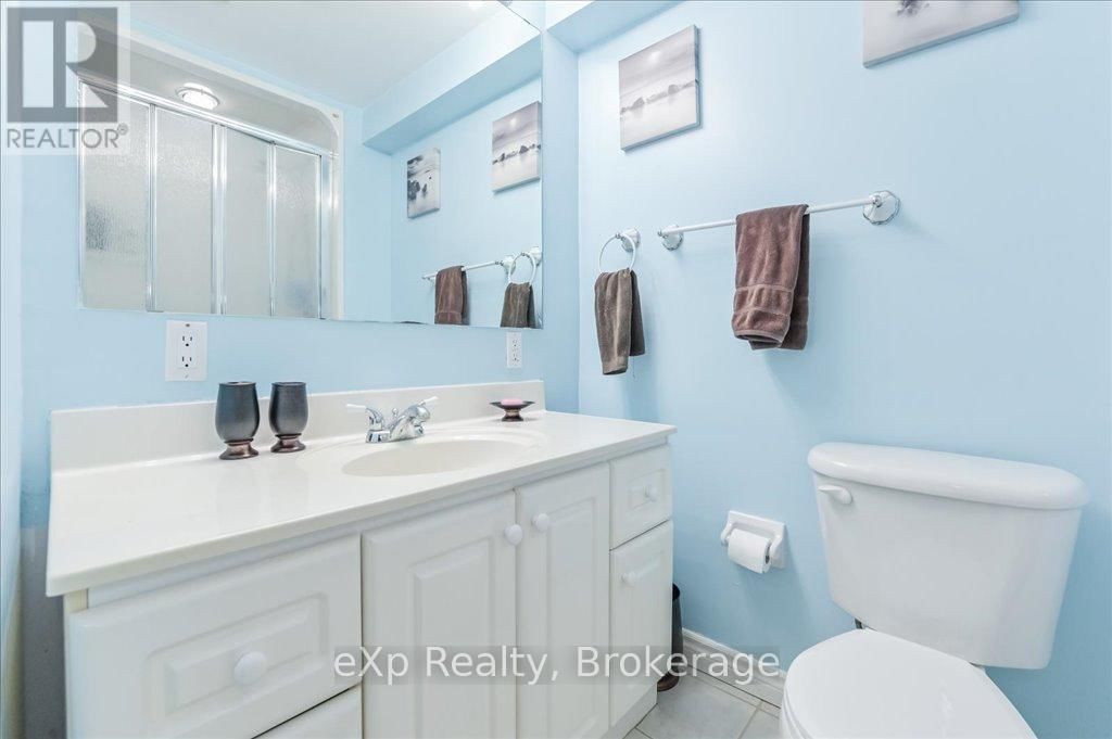 260 STRATHALLAN STREET Image 31
