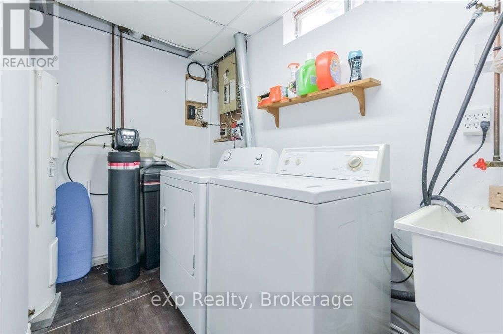 260 STRATHALLAN STREET Image 32