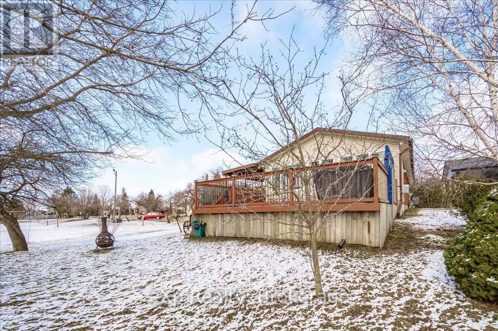 260 STRATHALLAN STREET Image 33