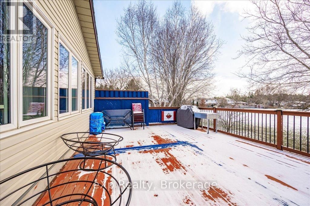 260 STRATHALLAN STREET Image 36
