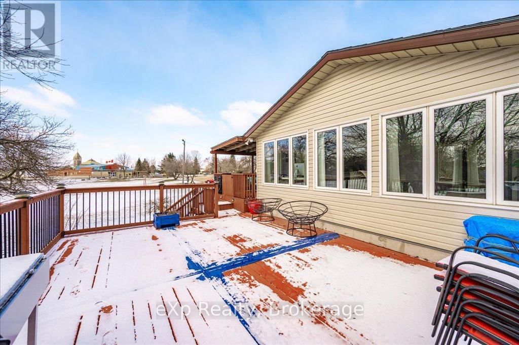 260 STRATHALLAN STREET Image 37