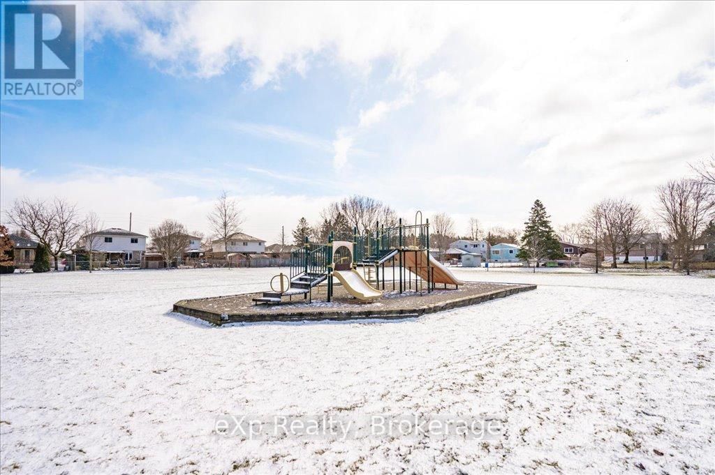 260 STRATHALLAN STREET Image 46