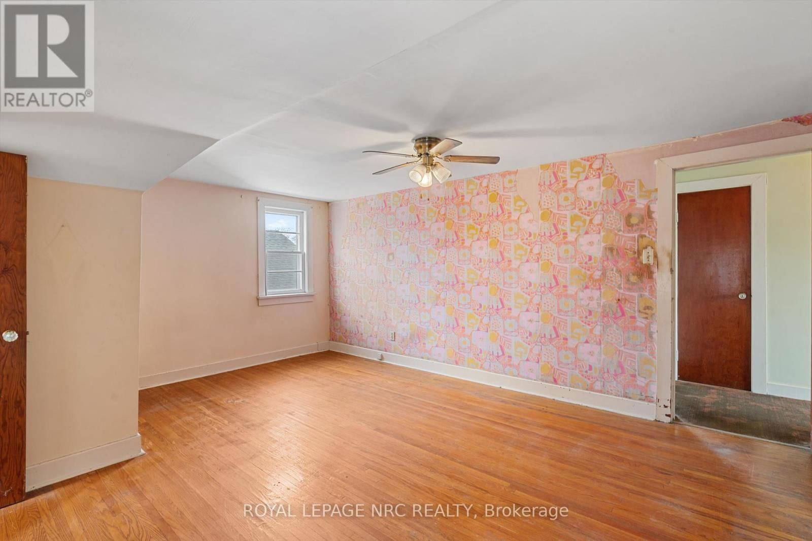 296 MCALPINE AVENUE SOUTH Image 26