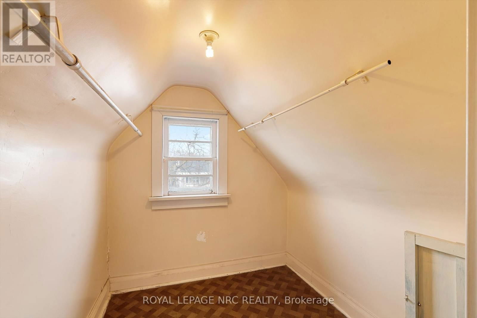 296 MCALPINE AVENUE SOUTH Image 27