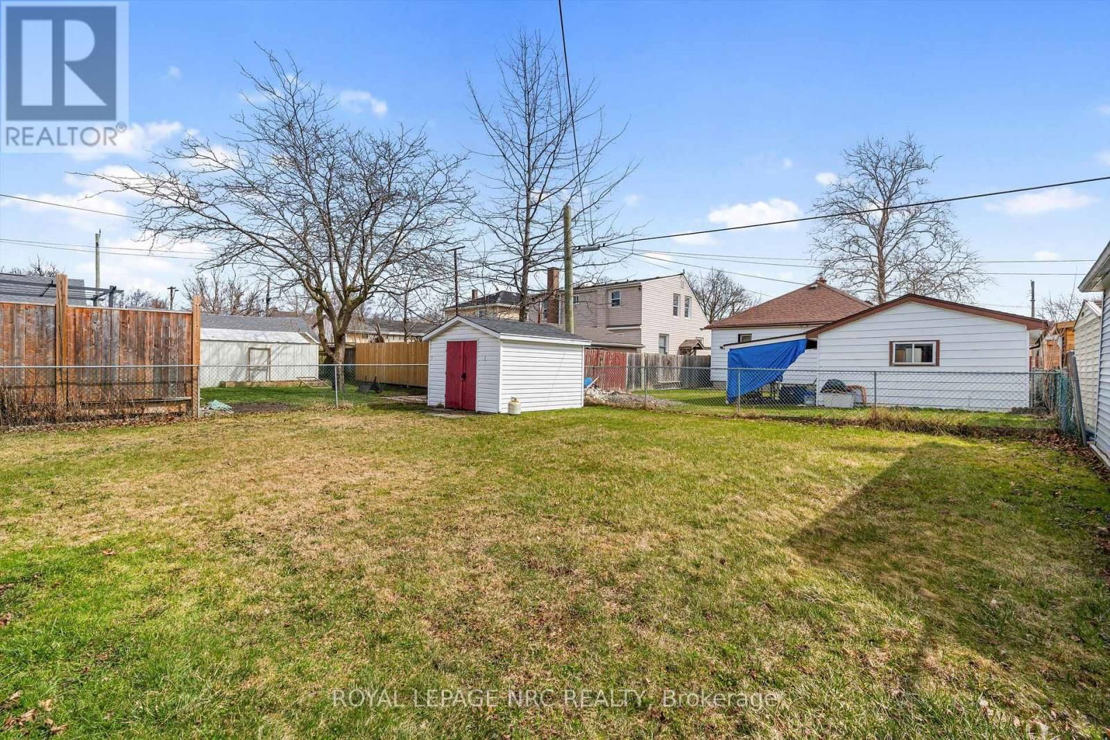 296 MCALPINE AVENUE SOUTH Image 32