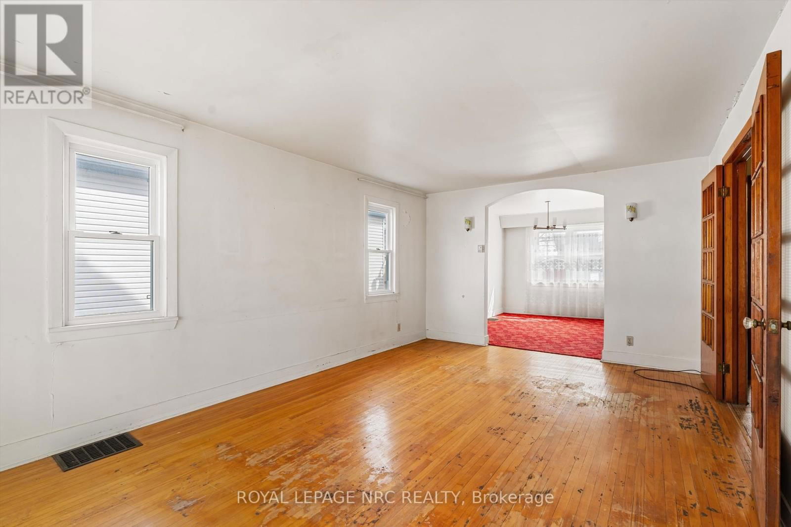 296 MCALPINE AVENUE SOUTH Image 6