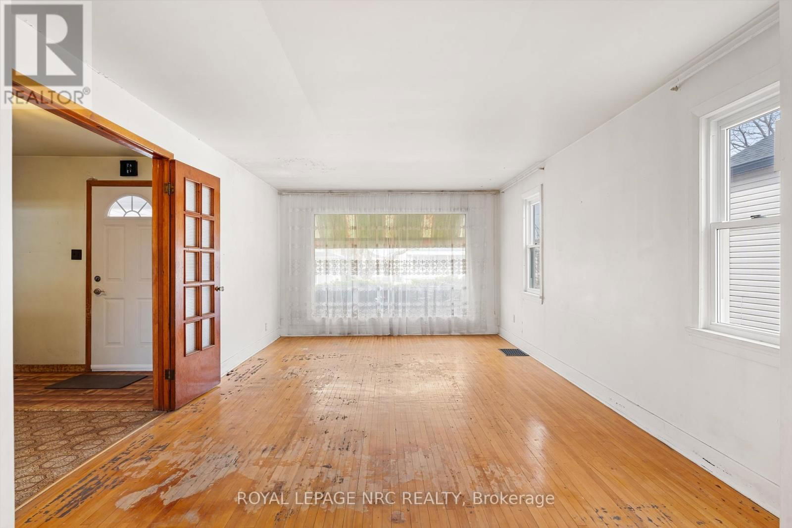 296 MCALPINE AVENUE SOUTH Image 8