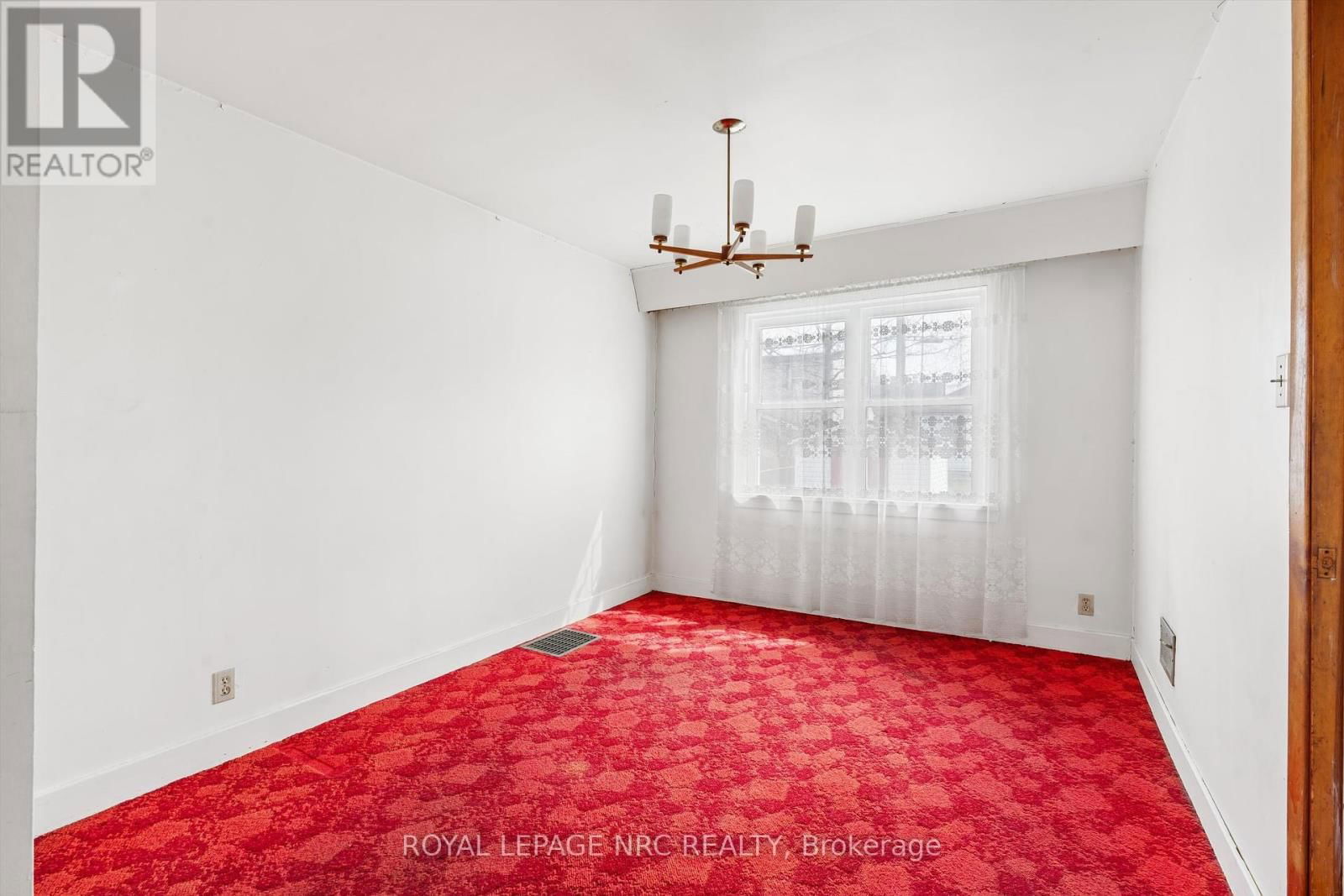 296 MCALPINE AVENUE SOUTH Image 9