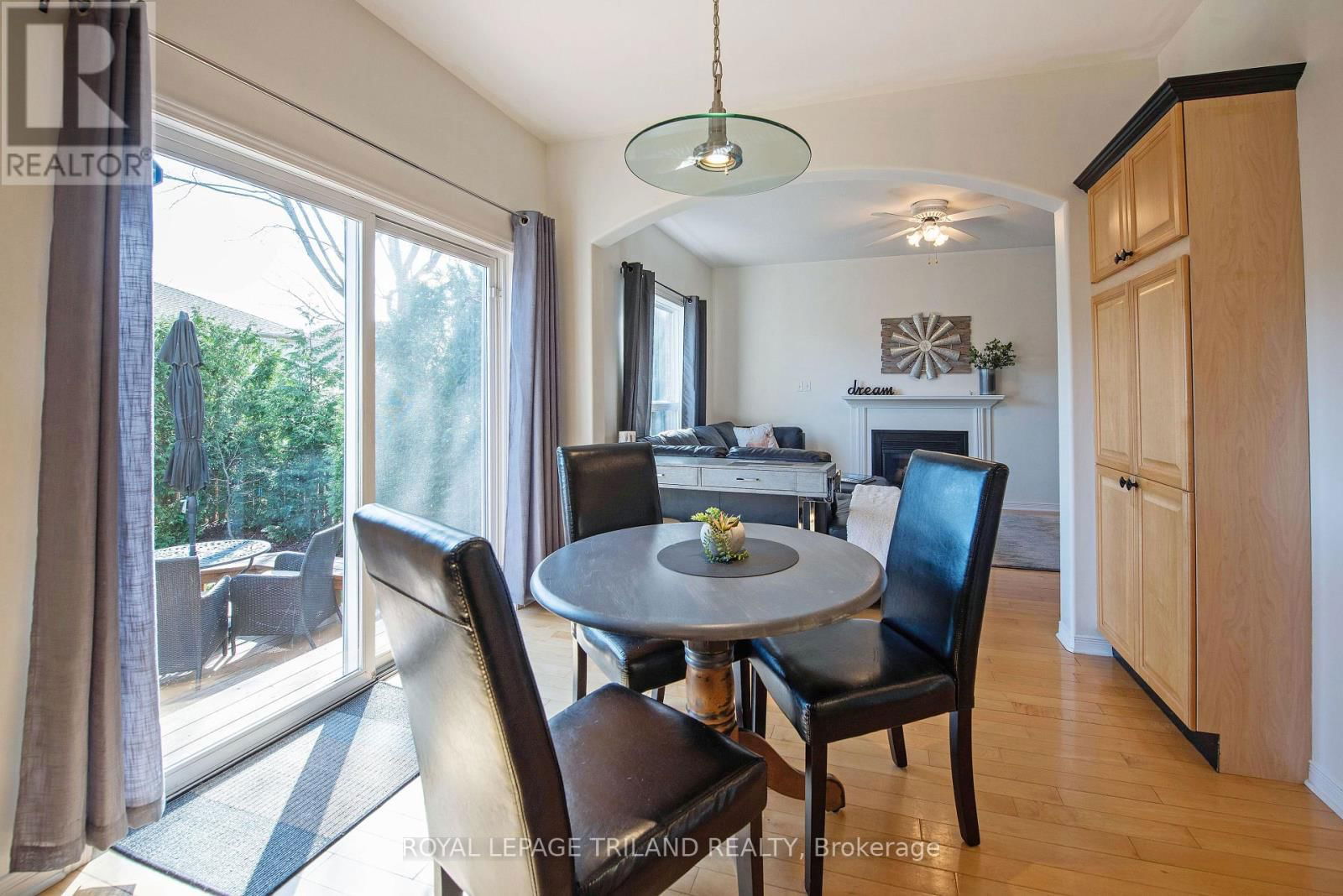 48 MEADOWOAK CRESCENT Image 12