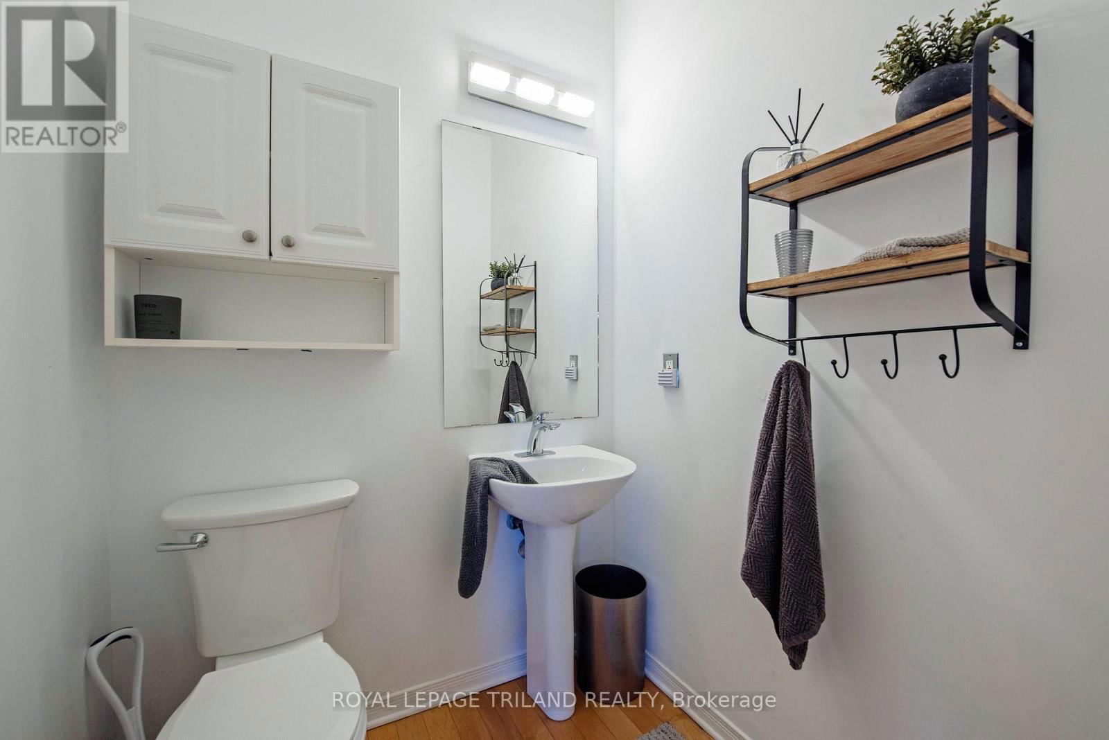 48 MEADOWOAK CRESCENT Image 18