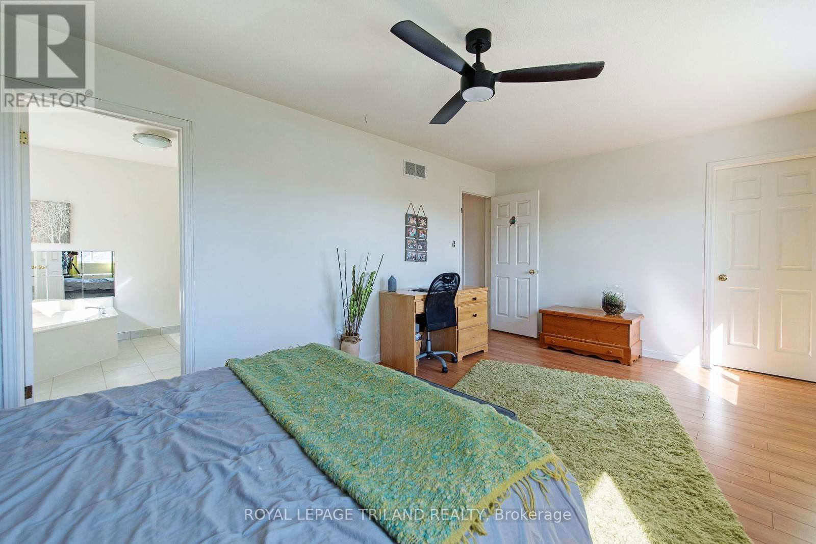 48 MEADOWOAK CRESCENT Image 21