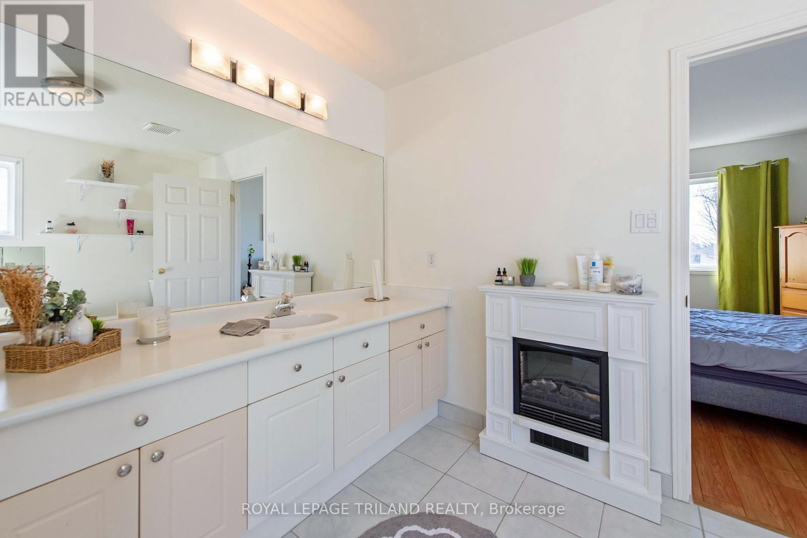 48 MEADOWOAK CRESCENT Image 24