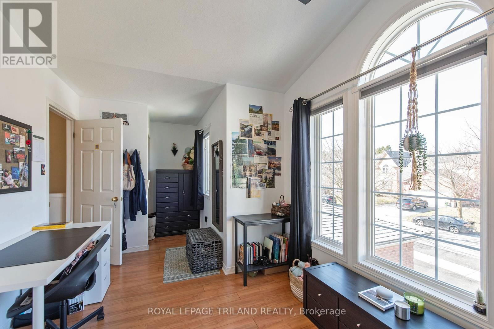 48 MEADOWOAK CRESCENT Image 26
